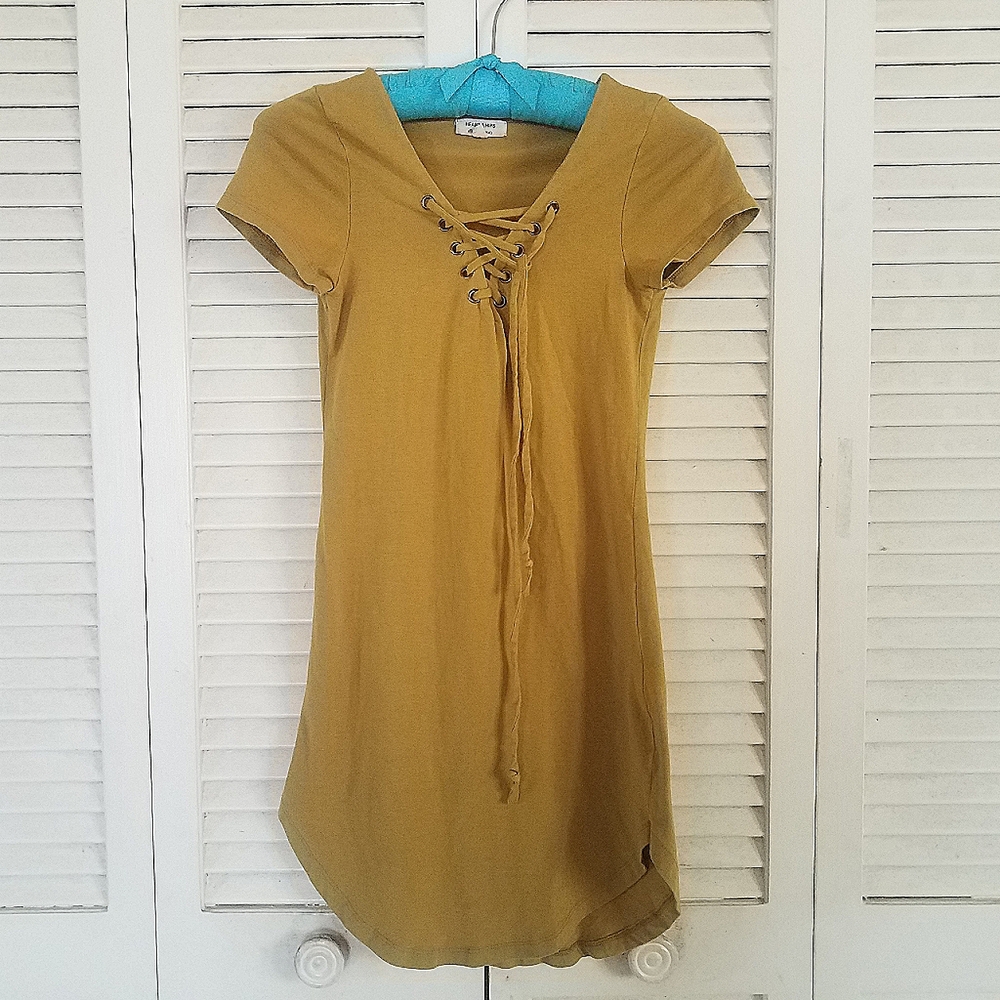 Heart & hips green/mustard lace up front dress S